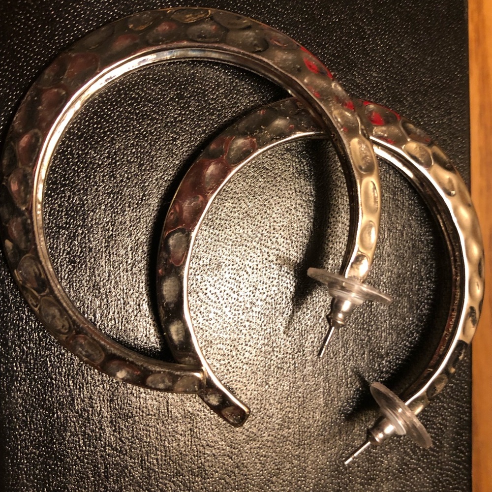 NIB Park Lane silver hammered hoop earrings